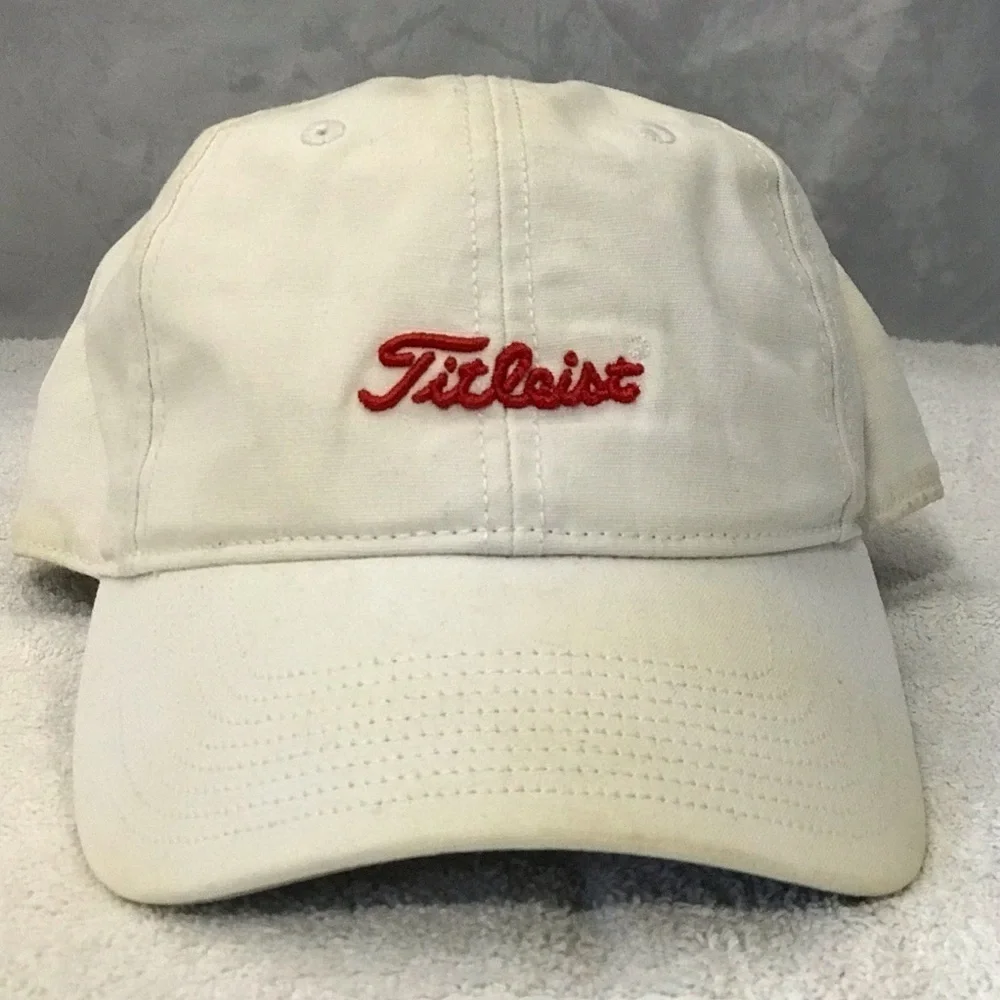 Titleist b1		cap	titleist	c	genderless	adjustable strap